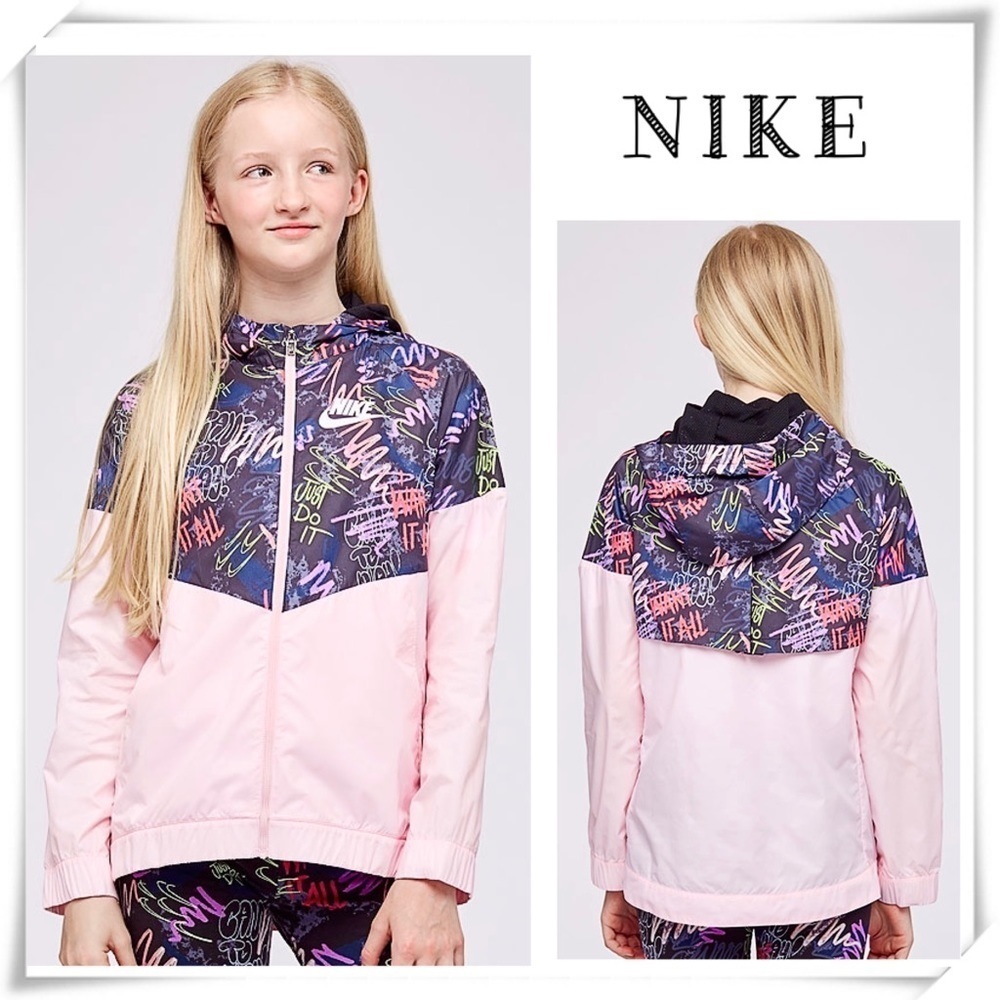 Nike Air Girls Windrunner Full Zip Hooded Windbreaker in light Pink